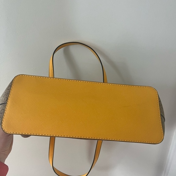 Guess Women's Signature Tote Shoulder Bag- Brown Golden Yellow - Picture 3 of 5